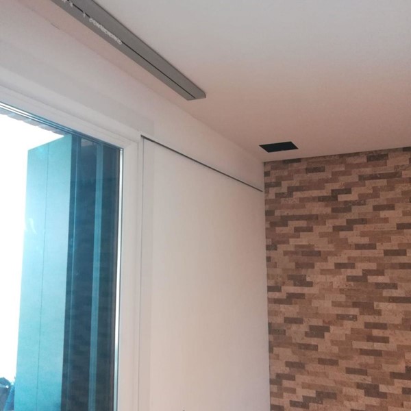 Installazione di nuovi serramenti in pvc su monoblocco con scuro in legno 