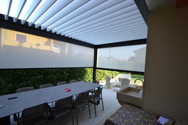 Come cambia l’aspetto di una casa con una Pergola Medo Joy di gibus 